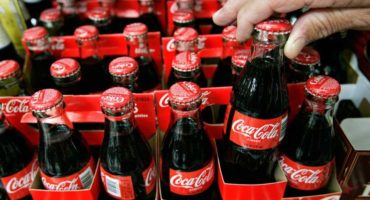 Hvordan rengør man kedlen fra Coca-Cola kalk?